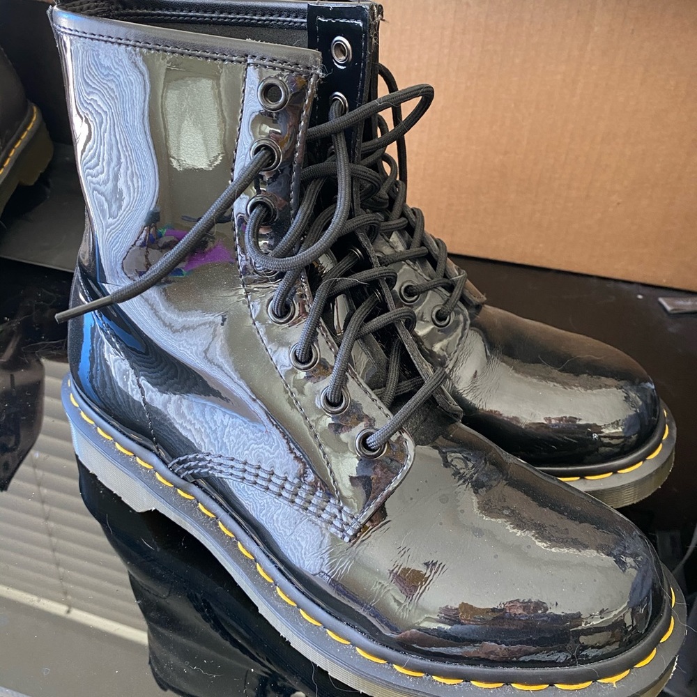 Patent leather black 1460 dr martens w size 9